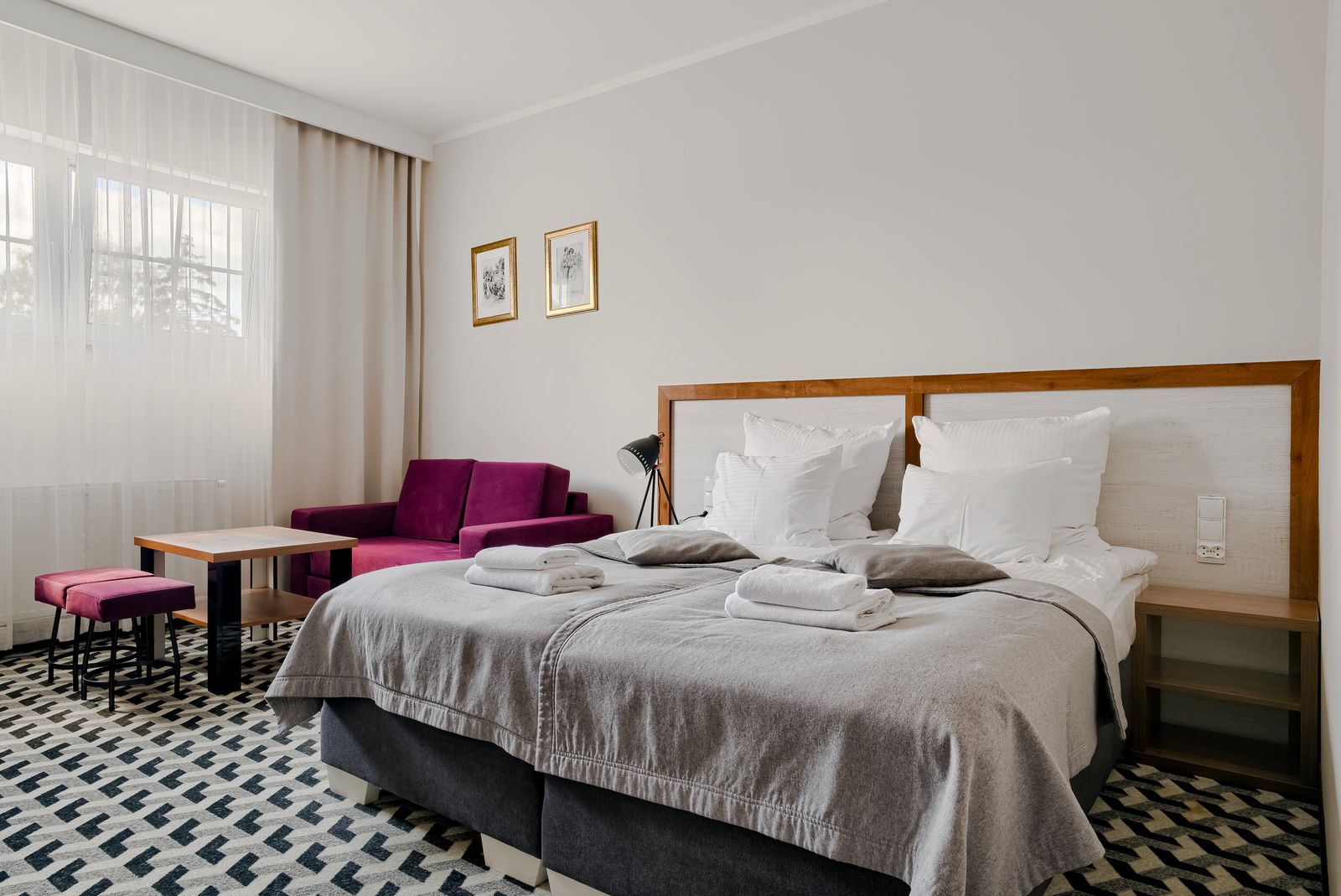 Pokój hotelowy z łóżkiem podwójnym